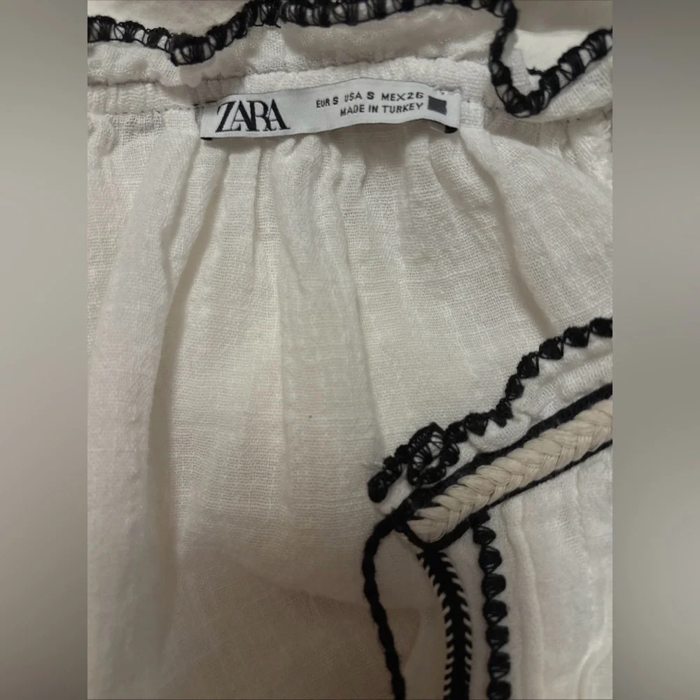 Zara White Blouse with Black Accents - Picture 6 of 6